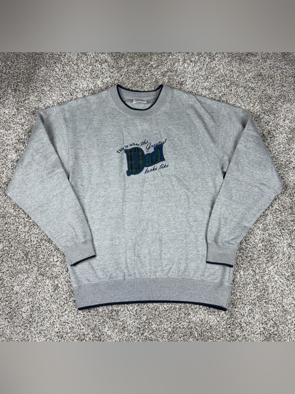 Vintage Sz Large Men’s M & C Sportswear Greatest Dad Plaid Logo Sweatshirt Gray